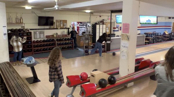 Bowling party COS Youth Choir 01