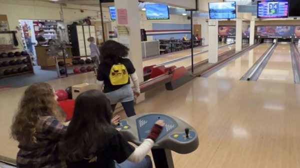 Bowling party COS Youth Choir 04