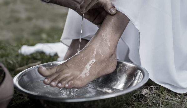 Washing of Feet, Holy Thursday. Credit: Samuel Lima at Pexels.