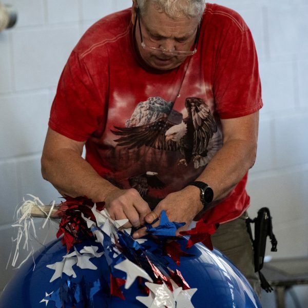 Greg Arrigoni of Unique Balloons. Photo by John Autey – Pioneer Press
